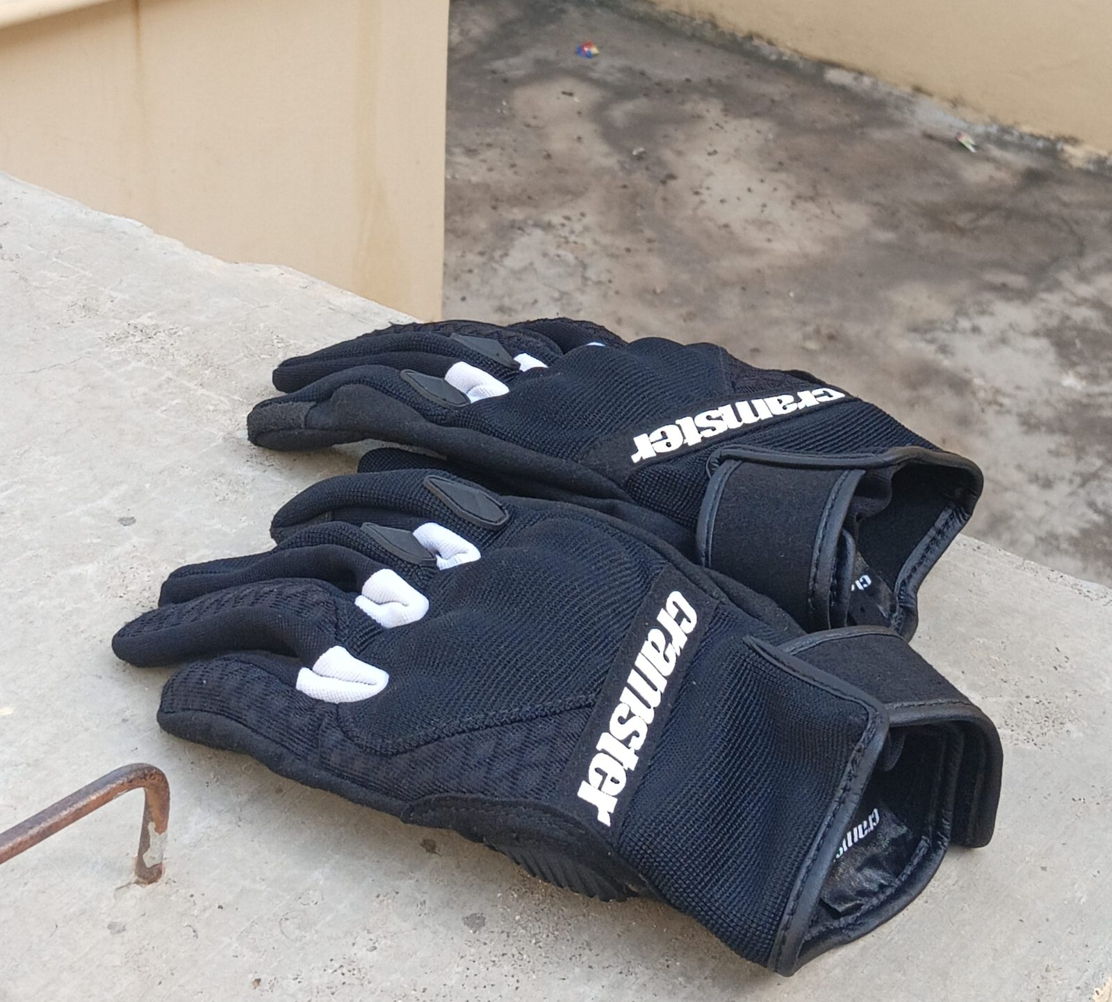 Cramster by rynox flux SP gloves  2