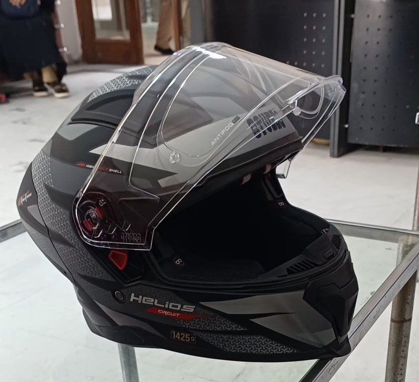 Studds Helios D2 Circuit helmet 3