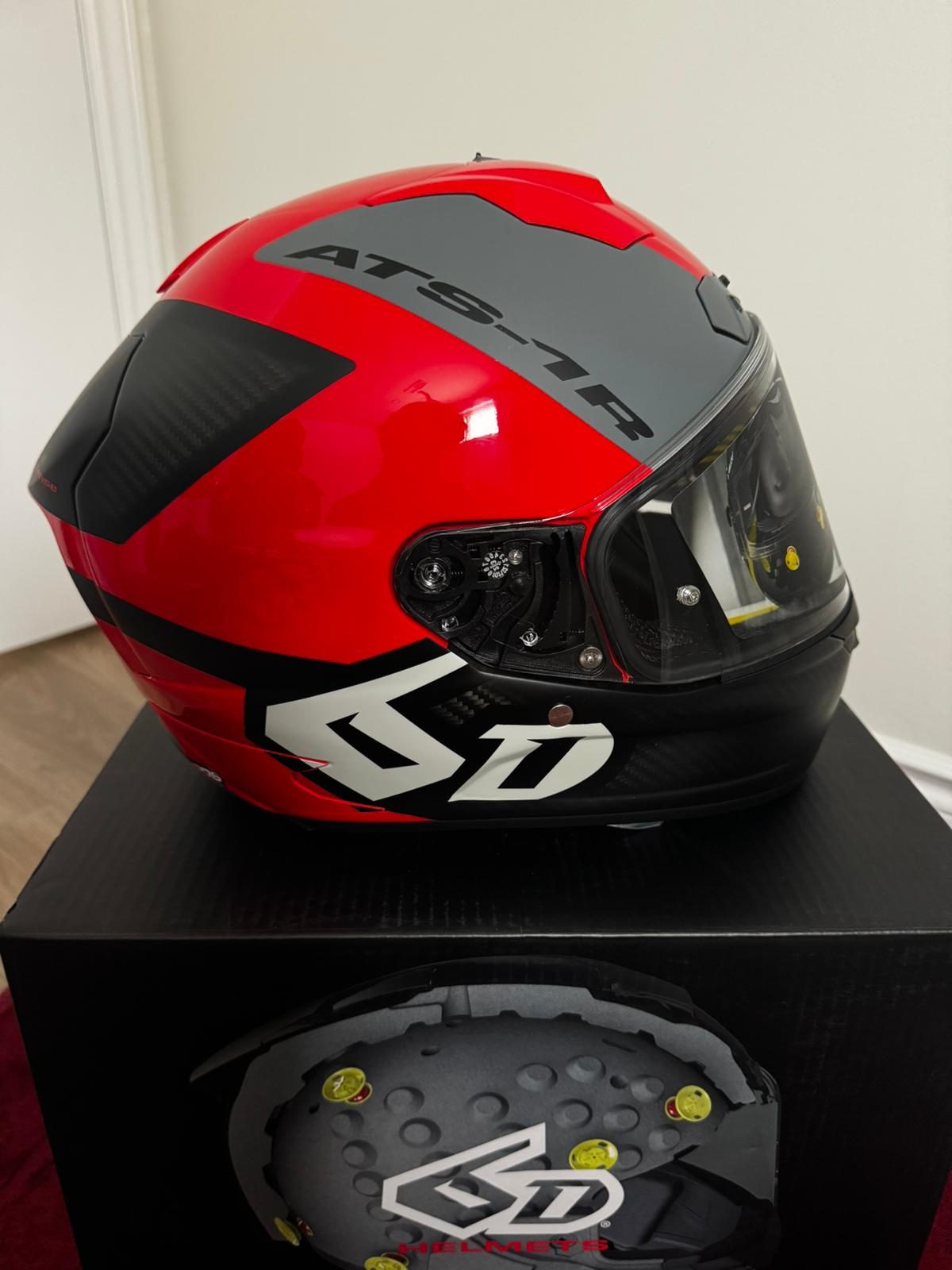 6d ATS-1R carbon fiber helmet 3