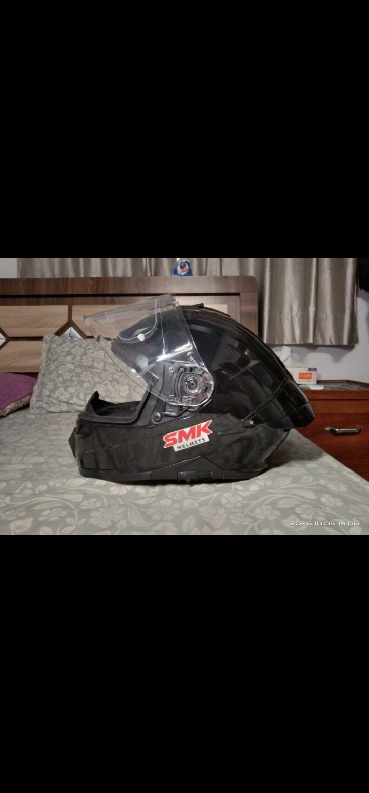 SMK Typhoon S01 GL200 Gloss Black Helmet, Large, Dual Visor, PINLOCK 30 - image 1