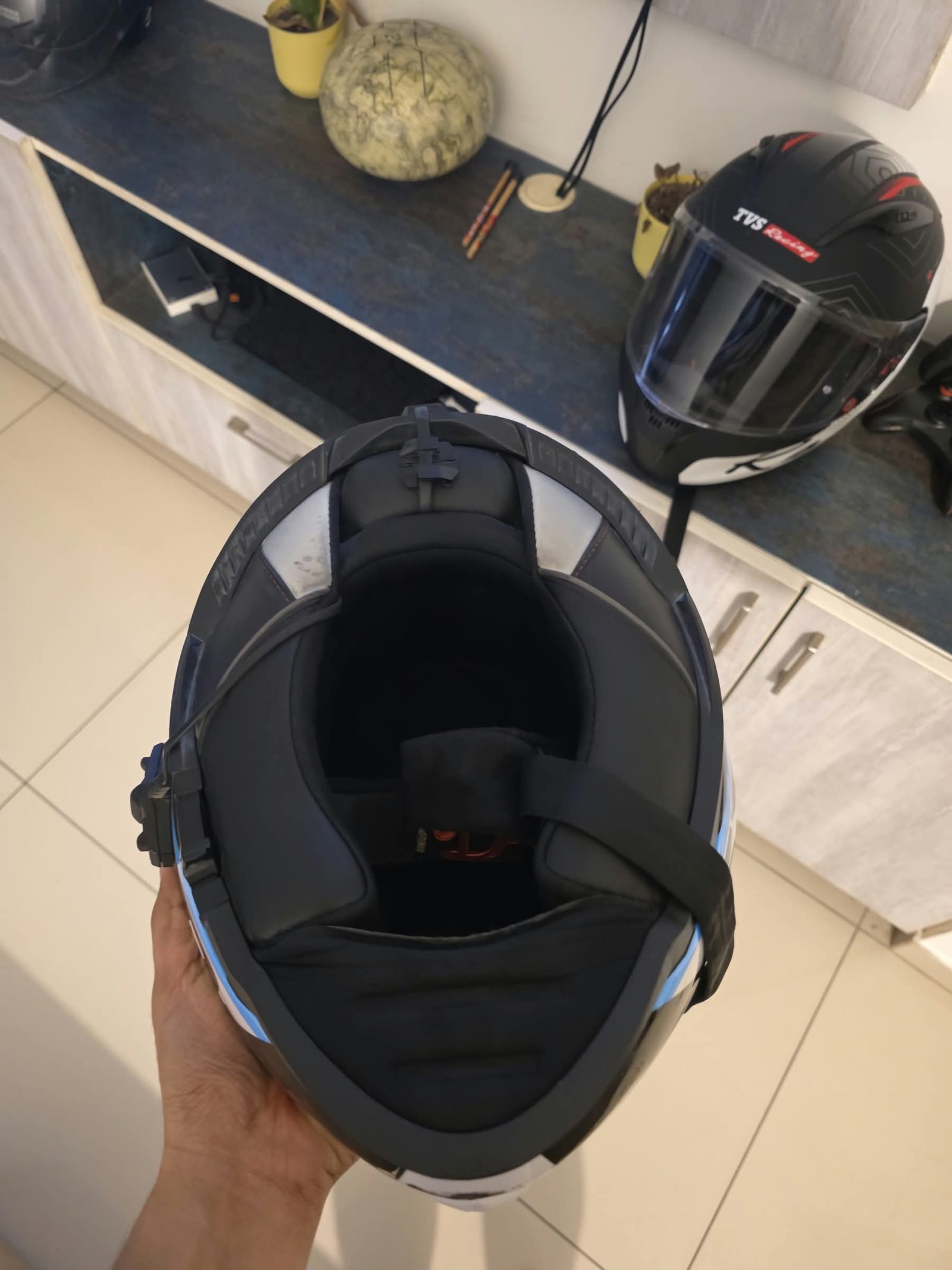 Ls2 helmet with bluarmor c20 intercom 3