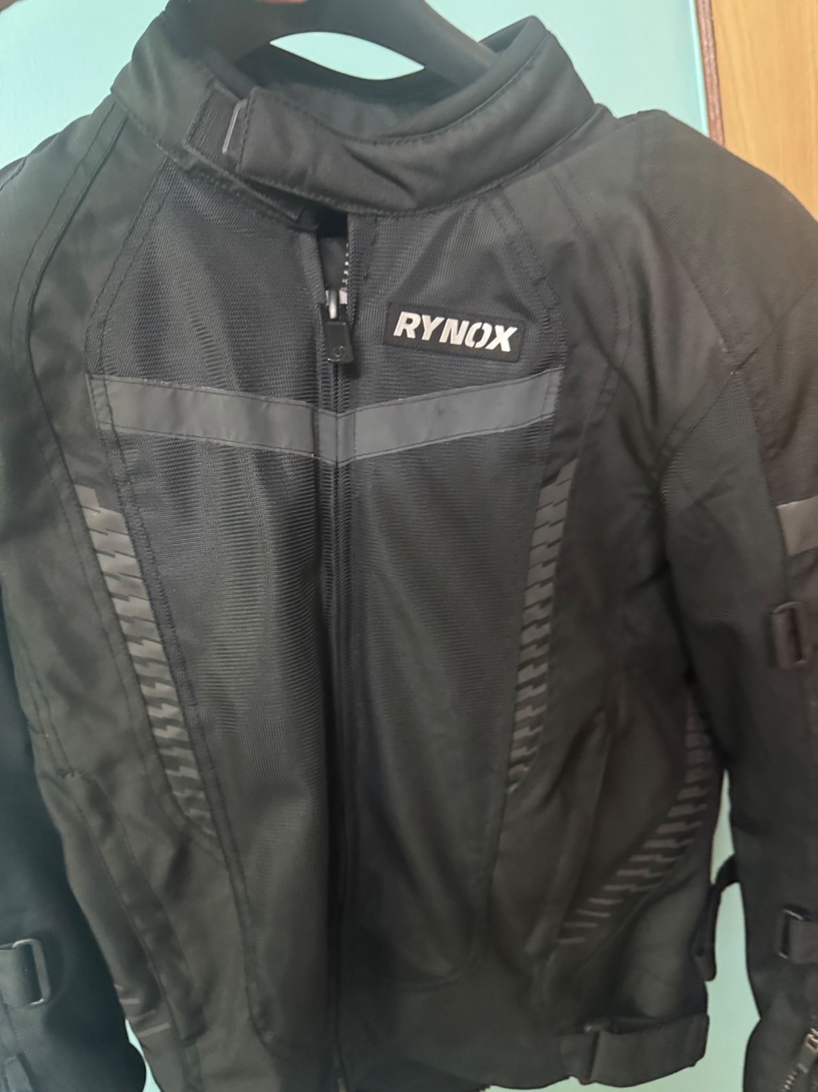 Rynox Tornado Pro 4 riding jacket  3