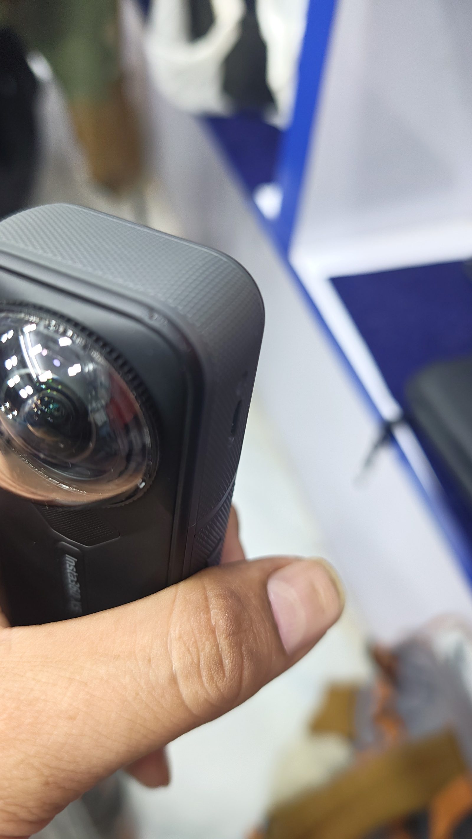 Insta 360 X5 with 512gb SanDisk Pro memory card  3