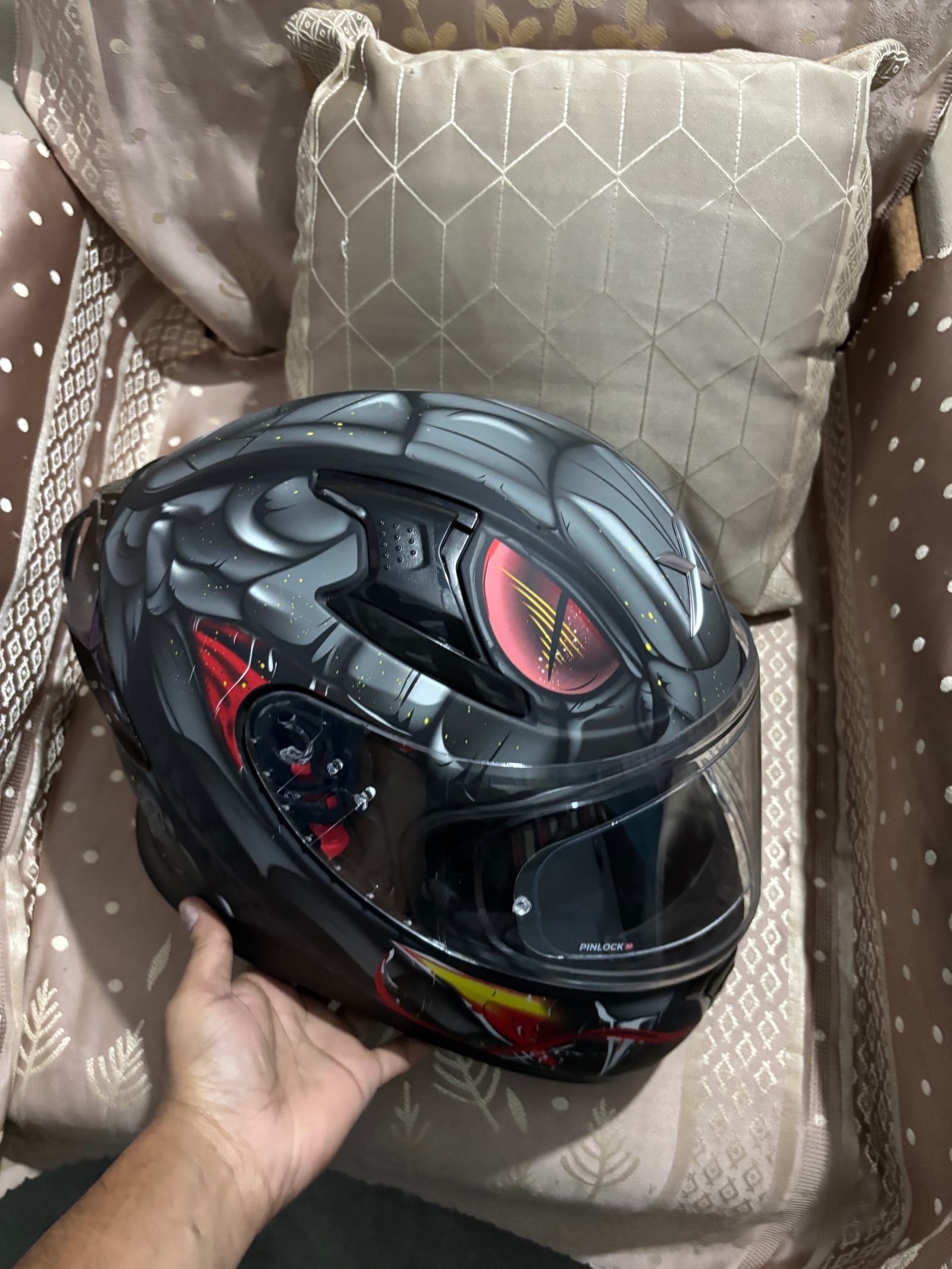 Axor Venomous Full Face Helmet- Brand New condition 3