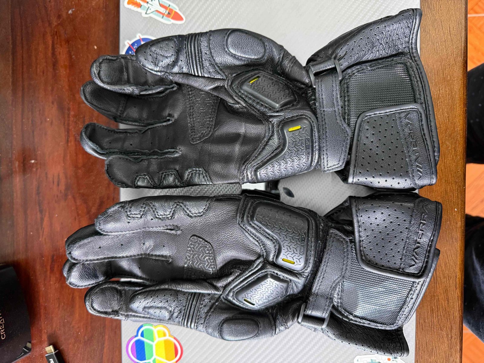 Viaterra Grid Mk2 gloves - image 1