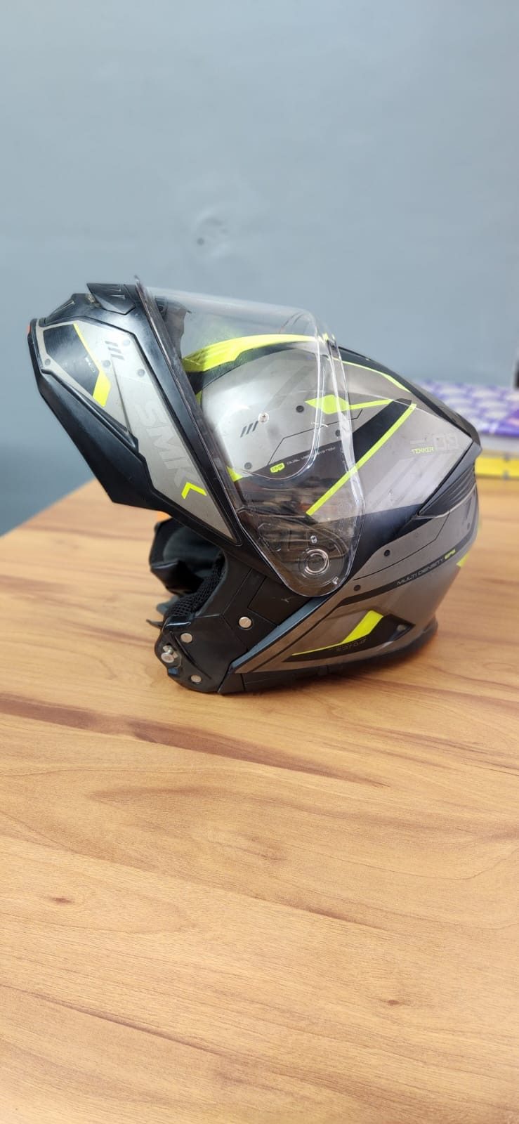 Smk Gullwing modular helmet 2