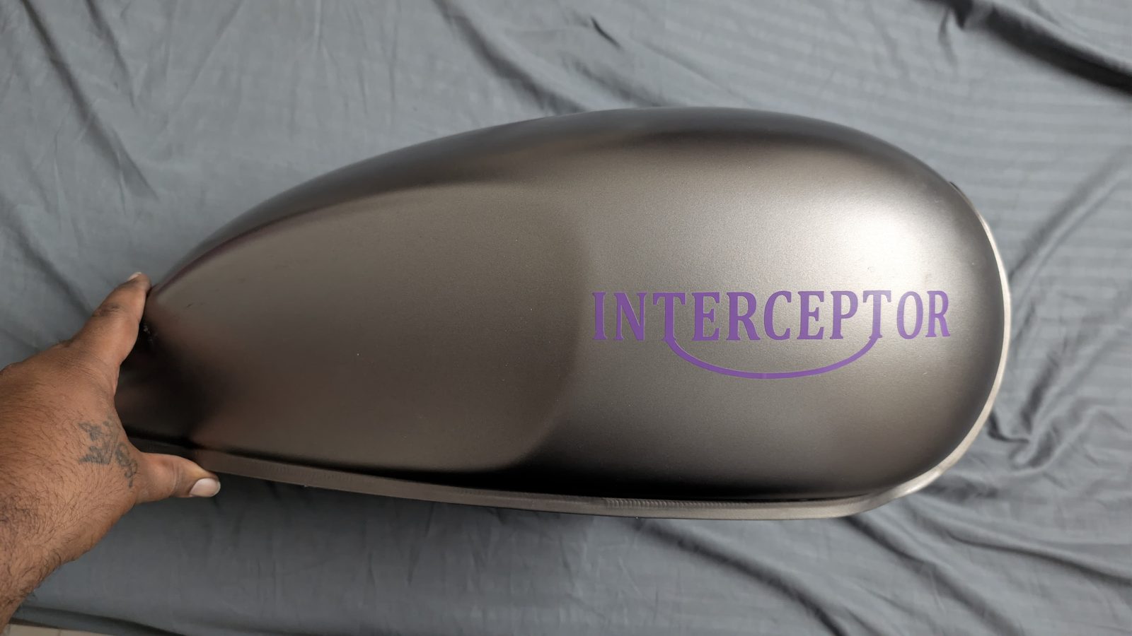 Royal enfield interceptor petrol tank  - image 1