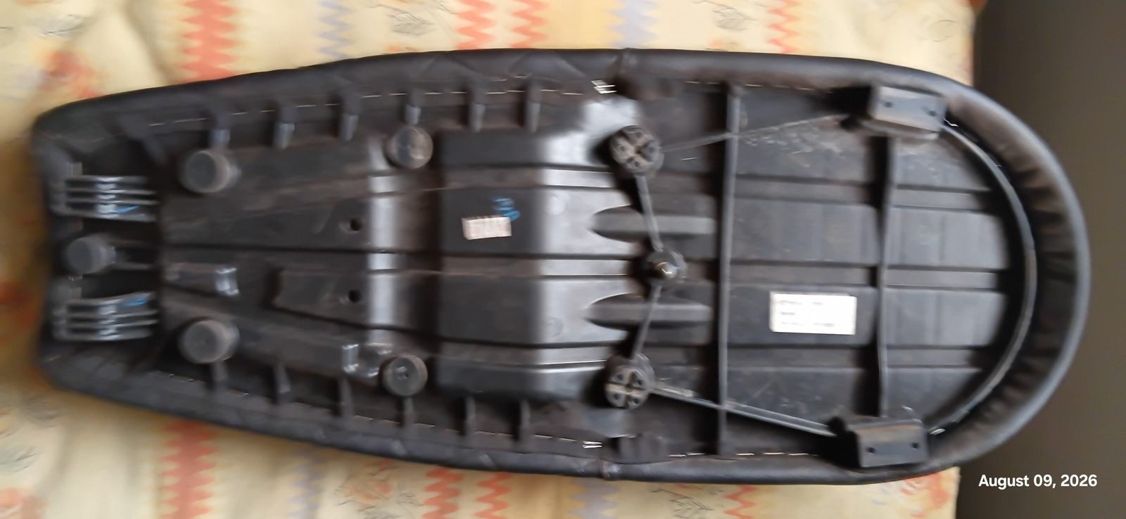 RE Interceptor 650 - OEM Seat 2